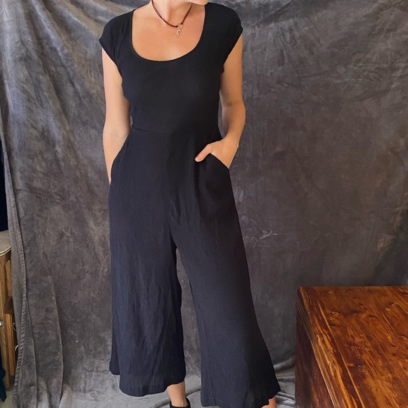 Black jumpsuit from Anthropologie - Picture 12 of 17